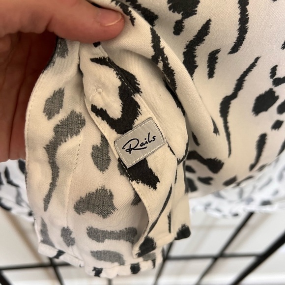 Rails Ivory Cheetah Button Down Super Soft Shirt Sz S - Picture 7 of 10